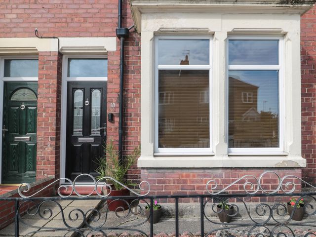 18 Acklington Road - 1141786 - photo 2