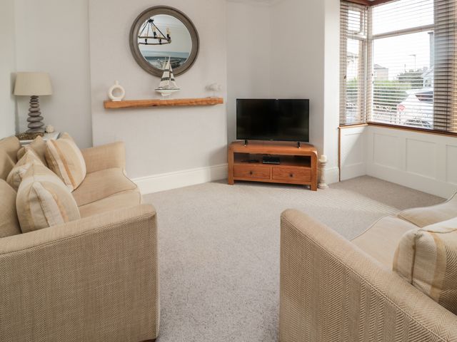 18 Acklington Road - 1141786 - photo 3