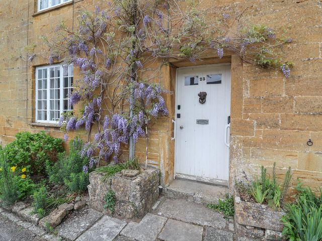Two Towers Cottage - 1142091 - photo 1