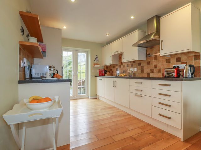 5 Lower Elms - 1142132 - photo 4