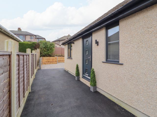 12 Merefell Road - 1143901 - photo 2