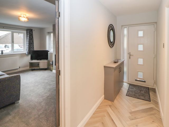 12 Merefell Road - 1143901 - photo 3