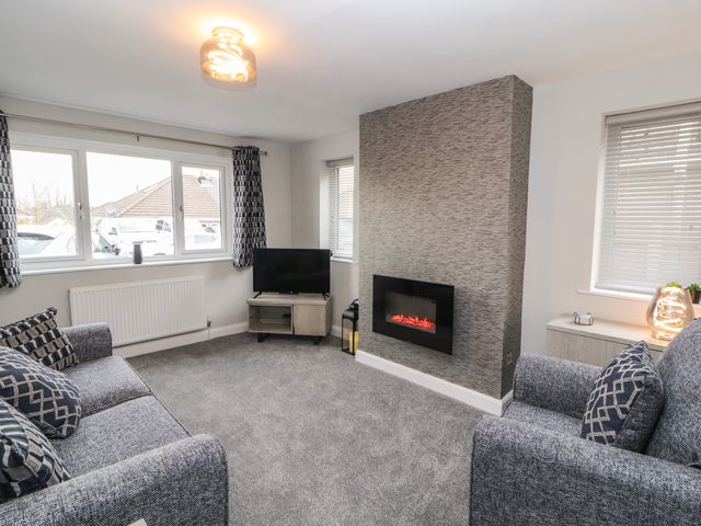 12 Merefell Road - 1143901 - photo 4