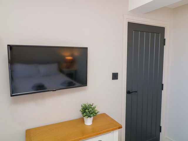Apt 9 @ Hunter's Quay - 1144479 - photo 5