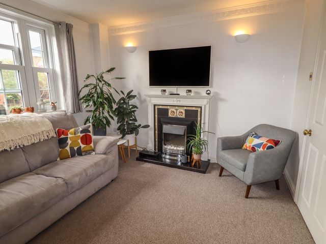 8 Nicholas Court - 1144559 - photo 3