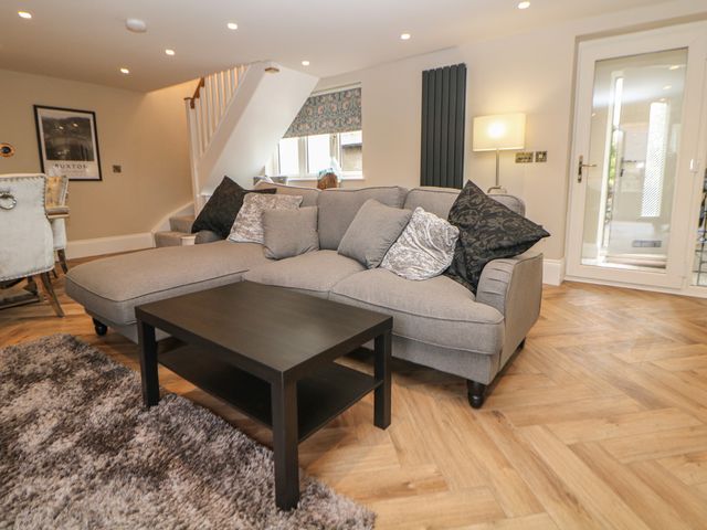 Netherdale House - 1144697 - photo 3