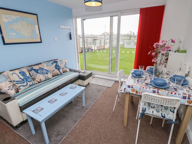 Culver View - Chalet 129 Sandown Bay Holiday Centre - 1144872 - photo 2