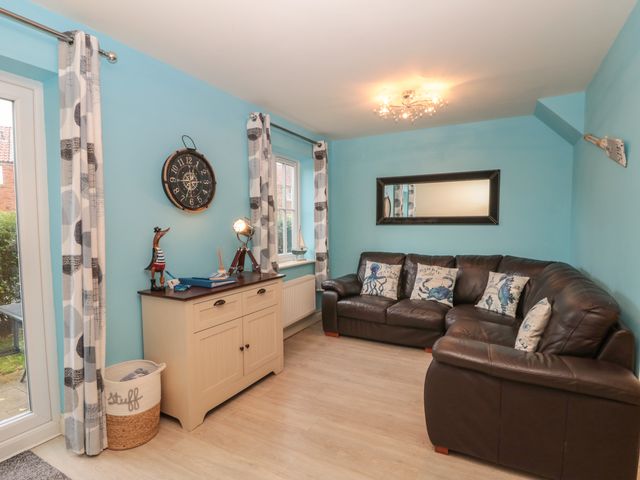 Coastal Retreat, The Bay - 1146119 - photo 3