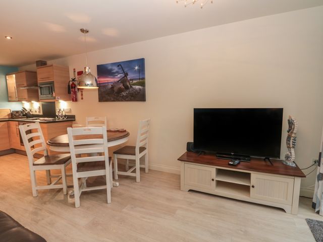 Coastal Retreat, The Bay - 1146119 - photo 5
