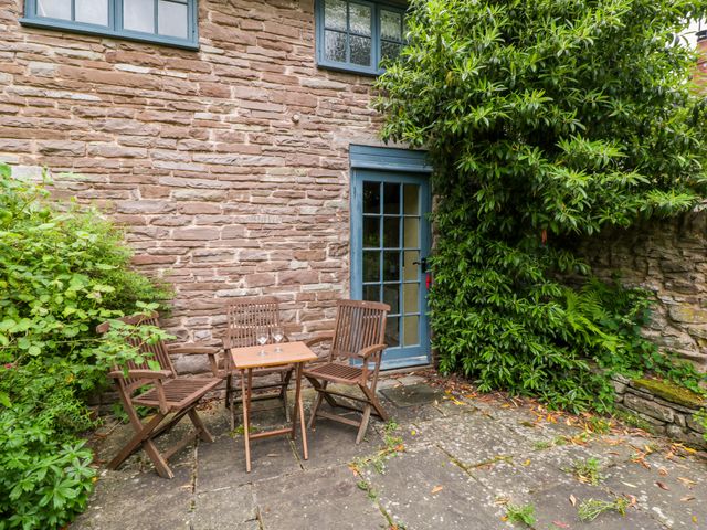 Yew Tree Cottage - 1147703 - photo 2