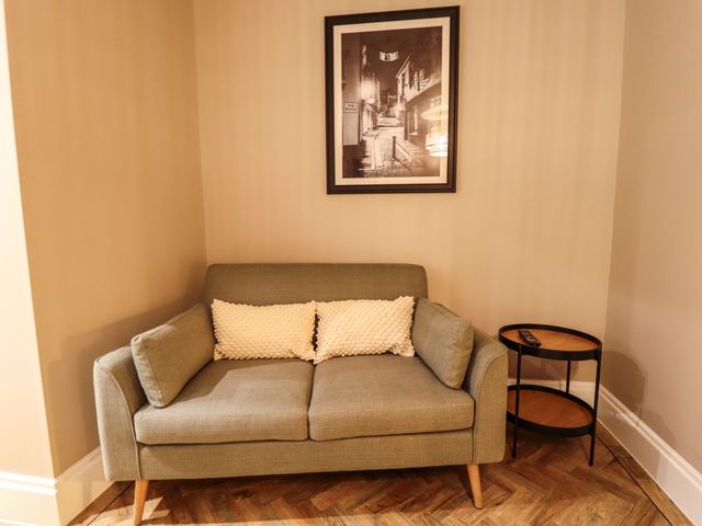17 Union Road Basement - 1148082 - photo 4
