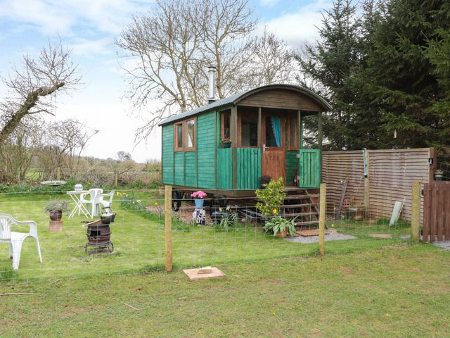 Harri's Hut photo 1