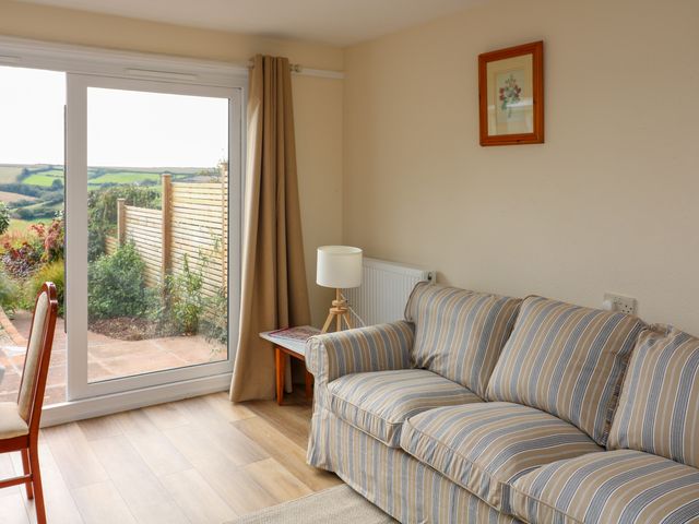 Awalek, Cumber Close - 1150382 - photo 4