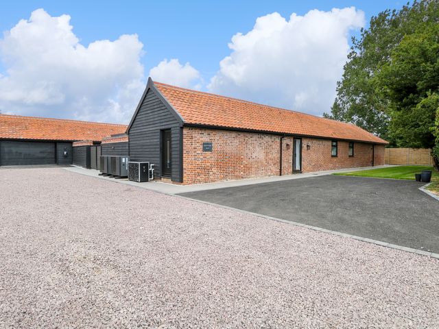 County Farm Barn - 1150437 - photo 2