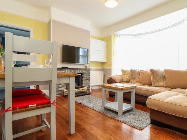 Flat 1 Niles Place - 1152033 - photo 4