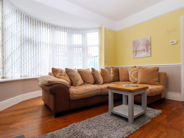 Flat 1 Niles Place - 1152033 - photo 5