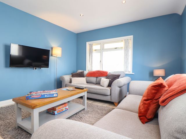 Flat 2 Niles Place - 1152035 - photo 2