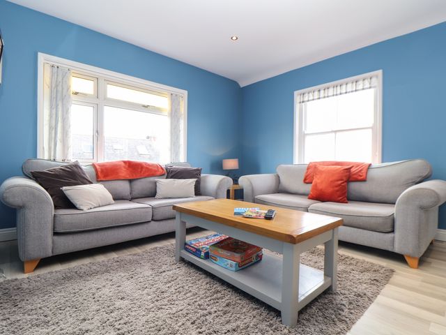 Flat 2 Niles Place - 1152035 - photo 3