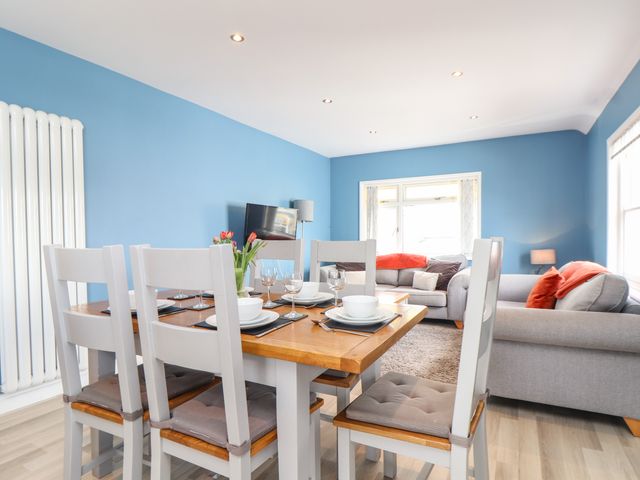 Flat 2 Niles Place - 1152035 - photo 4
