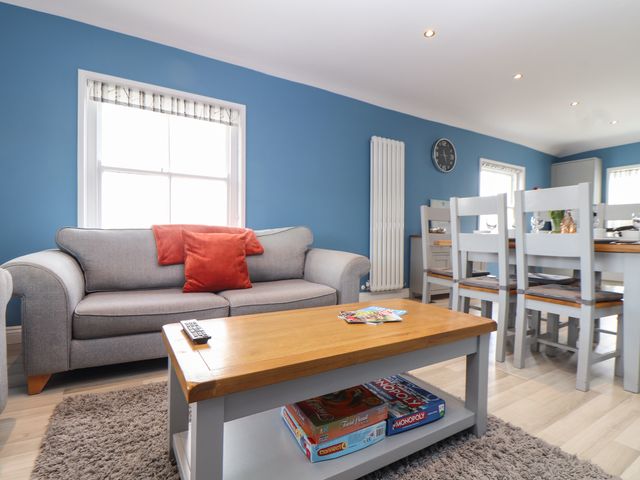 Flat 2 Niles Place - 1152035 - photo 5