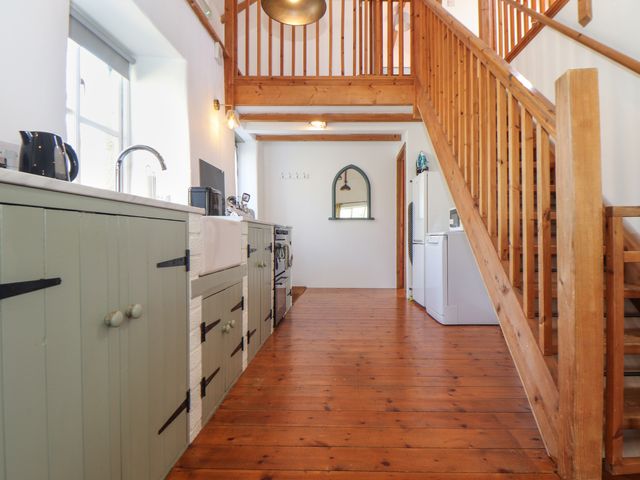 Joe’s Barn - 1152046 - photo 4