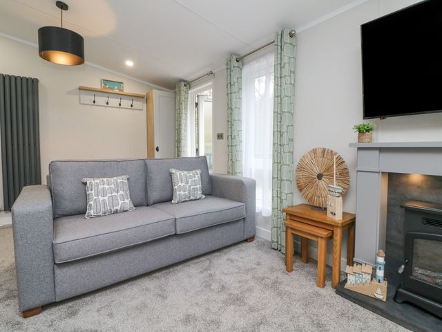 18 Manleigh Park - 1154466 - photo 4