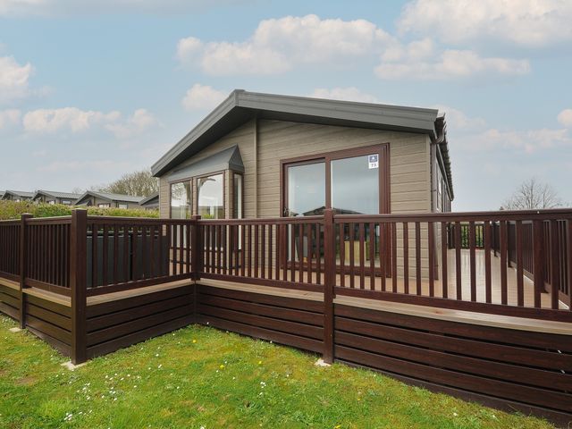 3 Bed Lodge (Plot 73 with Pets) - 1154781 - photo 1