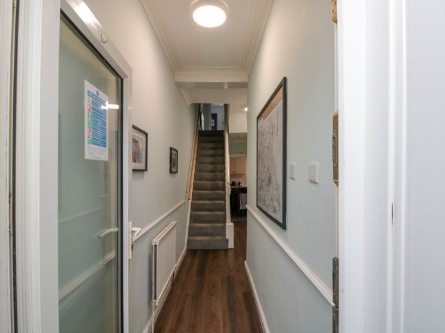 Holyrood Lodge - 1154942 - photo 2