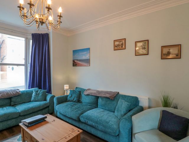 Holyrood Lodge - 1154942 - photo 4