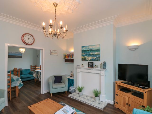 Holyrood Lodge - 1154942 - photo 5