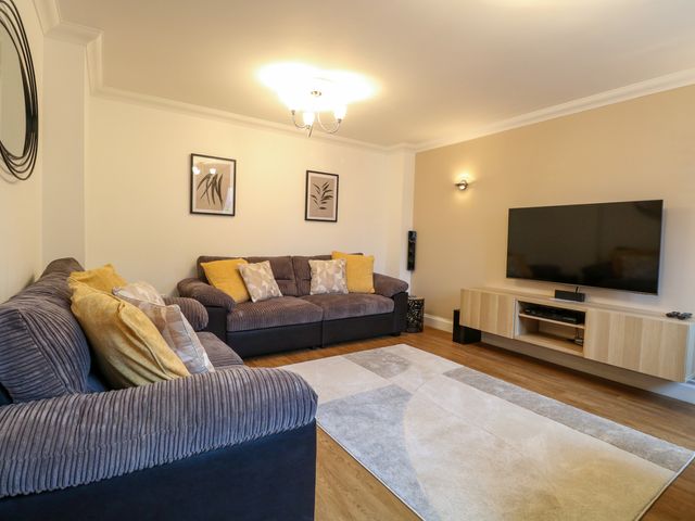 19 Stablefield Way - 1156730 - photo 2