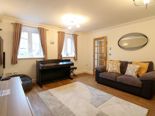19 Stablefield Way - 1156730 - photo 4