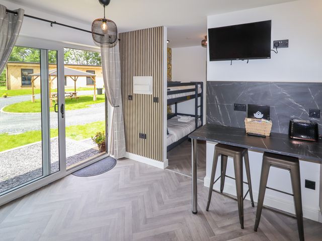 Valley Lodge 4 - North Wales Eco Lodges - 1156968 - photo 2