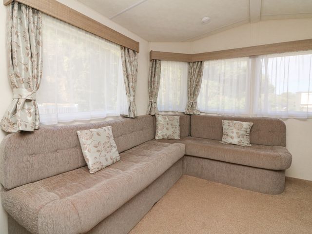 23 Manleigh Park - 1158123 - photo 4