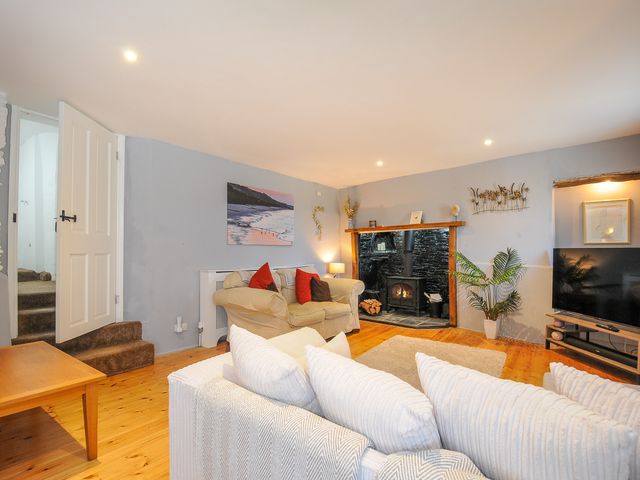 Stone's Throw Cottage - 1159393 - photo 3