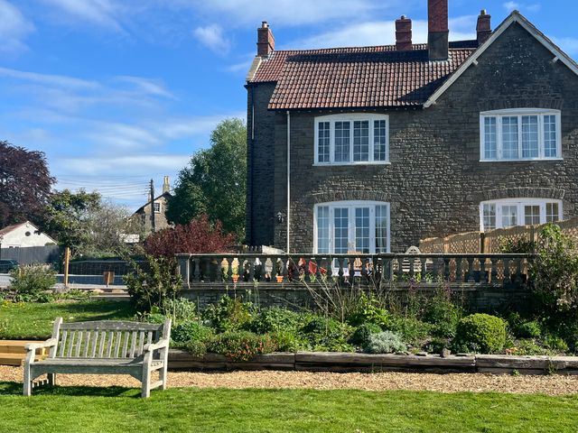 Humphreston House - 1160943 - photo 1