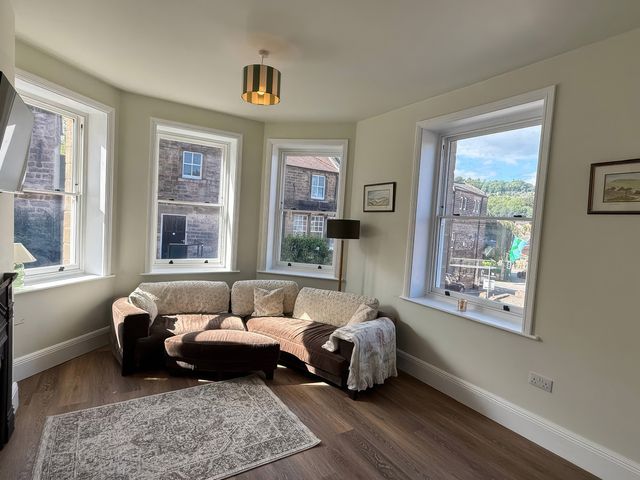 Holt Hall - Ground Floor Apartment - 1161643 - photo 2