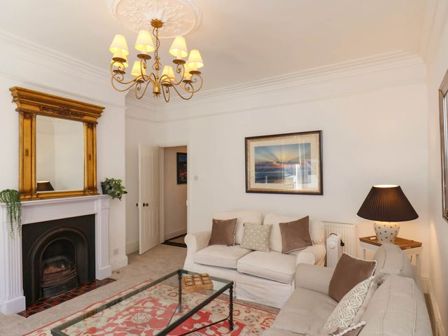 Flat 1 - 1162122 - photo 2