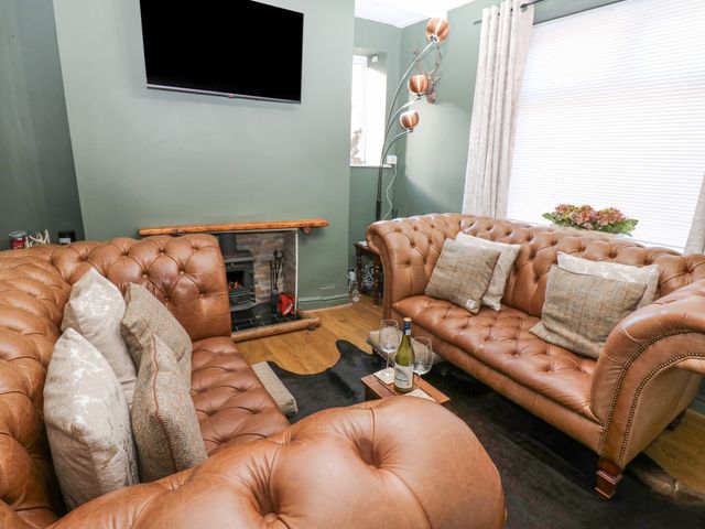 64 Front Street - 1162446 - photo 3