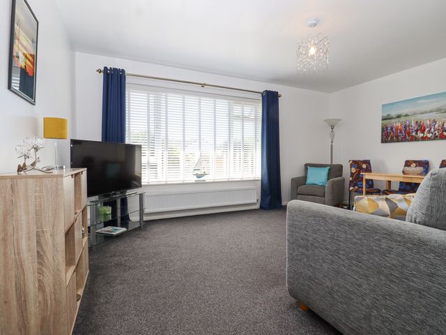 3 Elm Court - 1162511 - photo 3