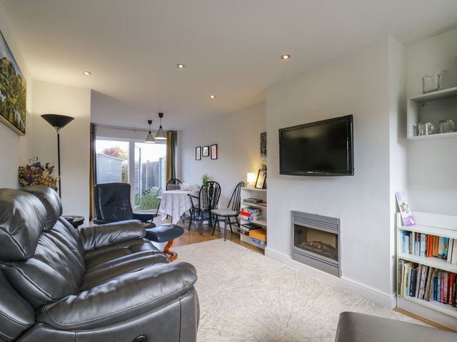 25 Resbury Close - 1162548 - photo 3