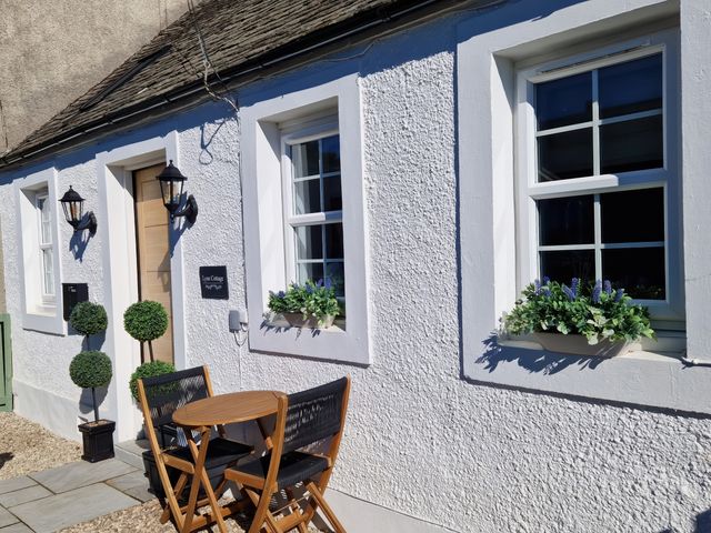 Lyne Cottage, The Retreat - 1162574 - photo 2