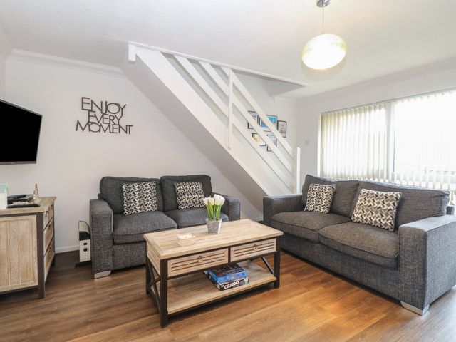 102 Waterside Park - 1162945 - photo 3