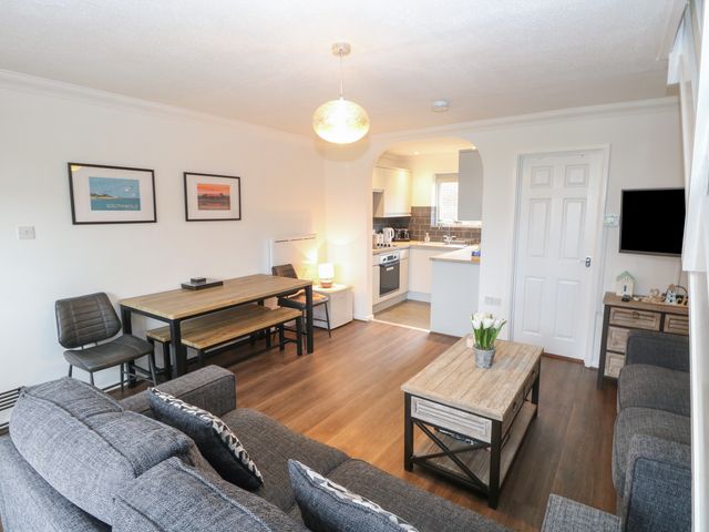 102 Waterside Park - 1162945 - photo 4