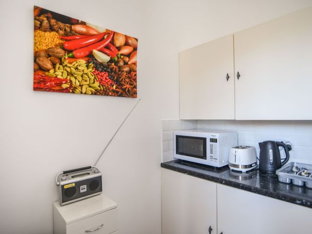 Flat 2, St Agnes House - 1162959 - photo 5