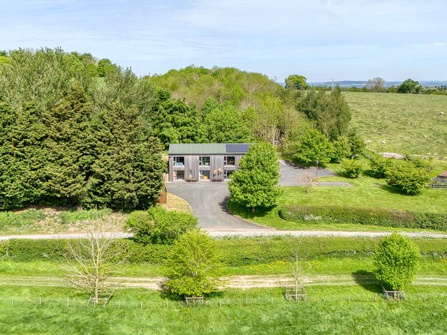 1 Little Broomcroft - 1164206 - photo 3