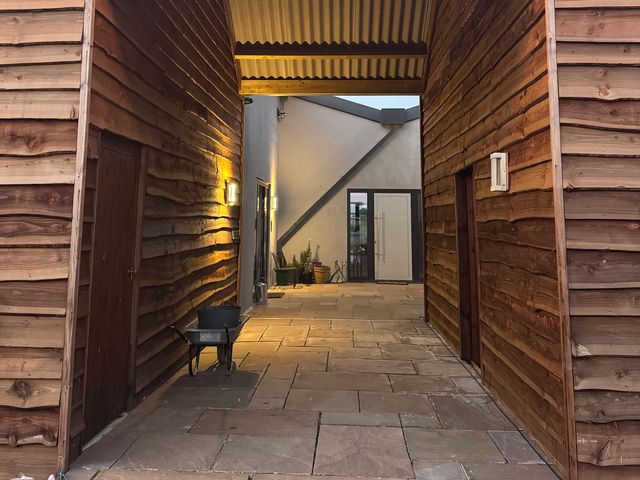 Number 3 The Barn House - 1164314 - photo 2