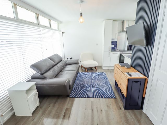 104 The Laurels - 1164374 - photo 3