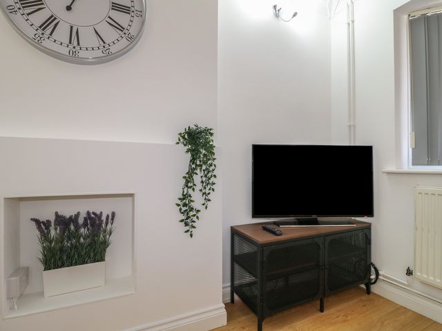 12 Gorse Lane - 1164956 - photo 4