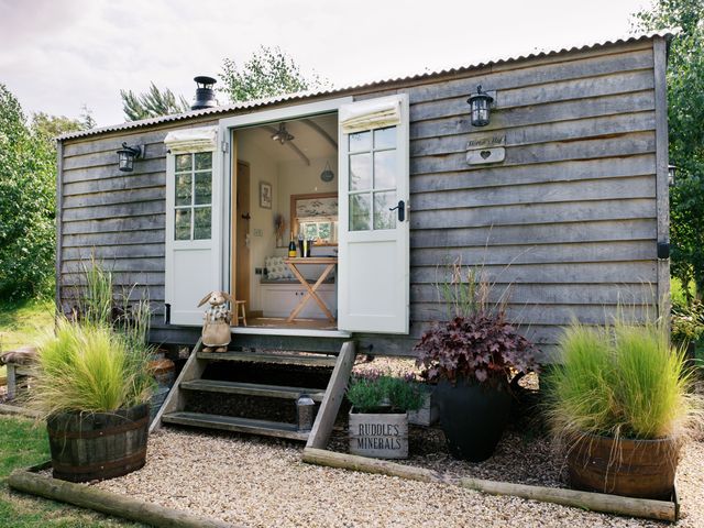 Herbie's Shepherds Hut at Shepherds Lodge Retreat and Wellness - 1165648 - photo 1 